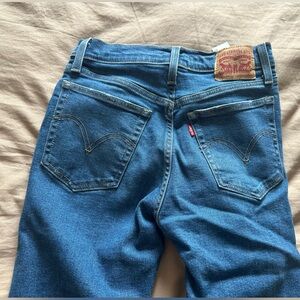 Levi’s Wedgie Straight Jeans